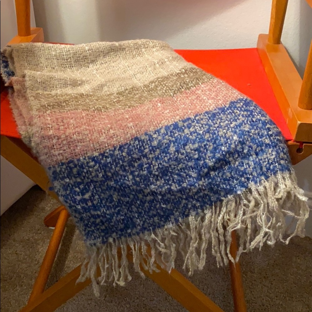 Large scarf